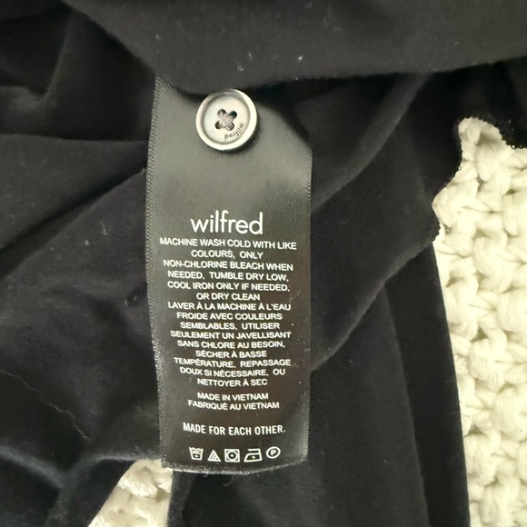 Wilfred Pose Button Down Shirt Size XS - Picture 8 of 8